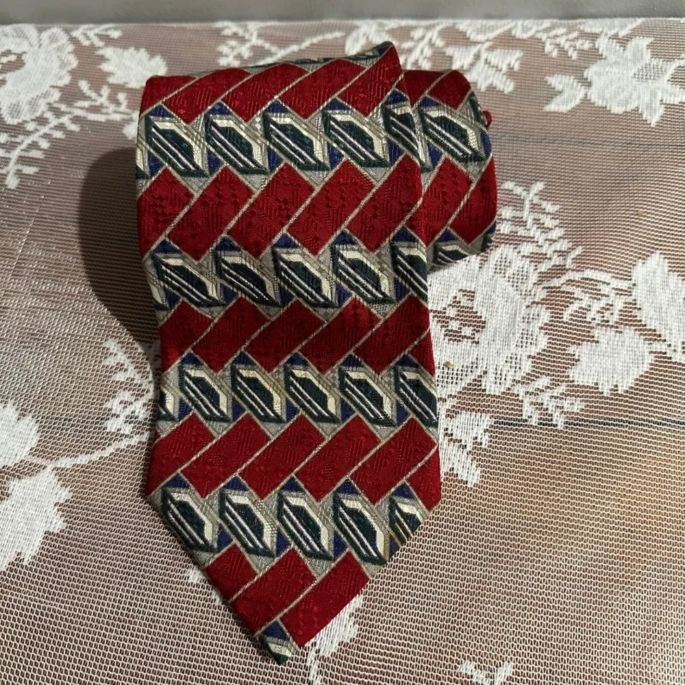 Christian Dior Cravate Silk Tie Red Geometric Pattern Men Designer Luxury Formal